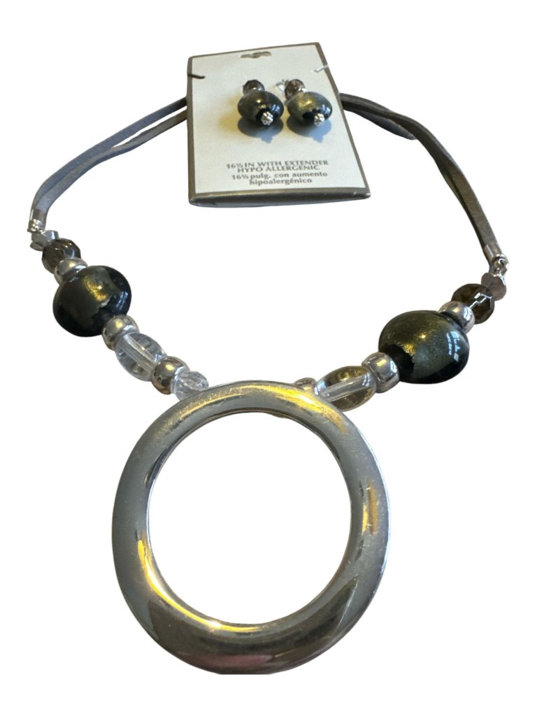 Beaded Necklace & Earring Set With Silver Circle Pendant 16.5" Adjustable Length